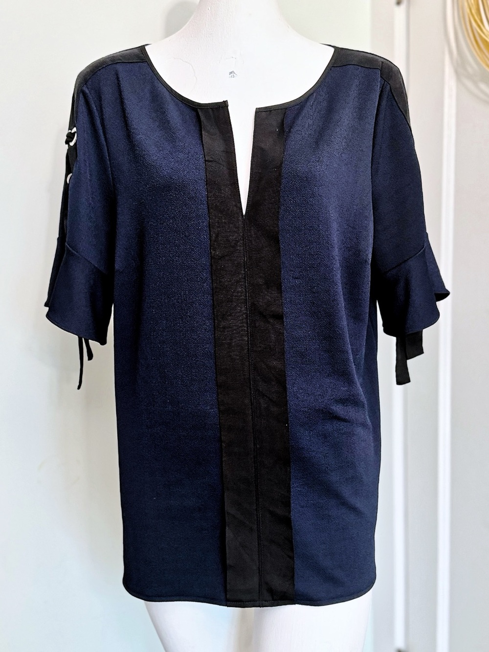 Banana Republic Navy Black Grommet Tie Sleeve Blouse Top Size L
